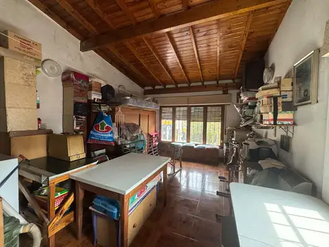 Casa 5 ambientes con 1 baño