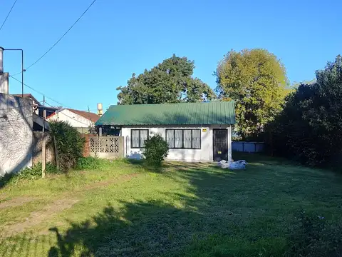 ¡Excelente Oportunidad en Boulogne! Casa a refaccionar con gran potencial y excelente distribución