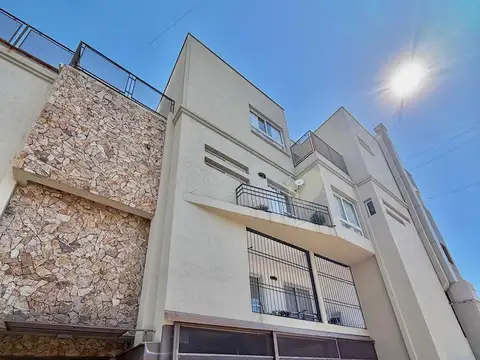 OPENHOUSE alquila excelente departamento frente al Dalvian