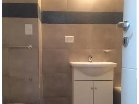 Aristobulo Del Valle 500, Piso 1