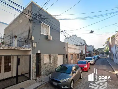 Venta Casa  1 dormitorio con patio Luis Agote Rosario