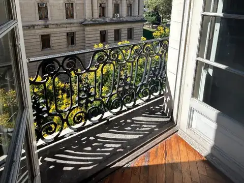 Lavalle 1300, Piso 3º, frente , superluminoso.