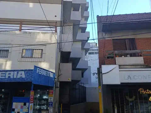 Bartolomé Mitre 100, Piso EP