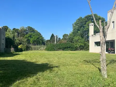 Lote en venta  en Lujan Del Sol