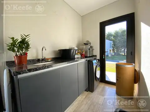 Casa 5 ambientes con 2 baños
