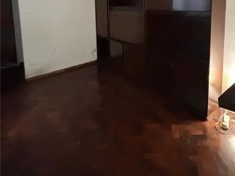 Av. Independencia 3800, Piso 1