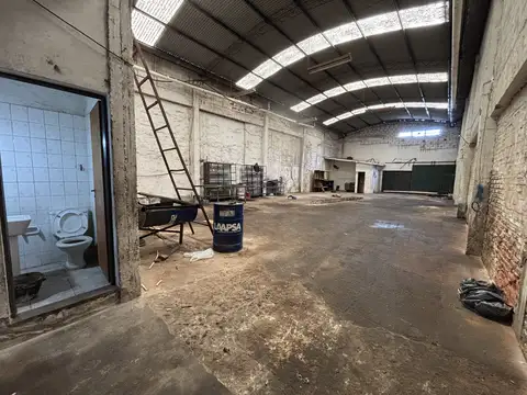 GALPÓN EN ALQUILER - EXCELENTE UBICACIÓN SOBRE RUTA 8 - SAN MIGUEL