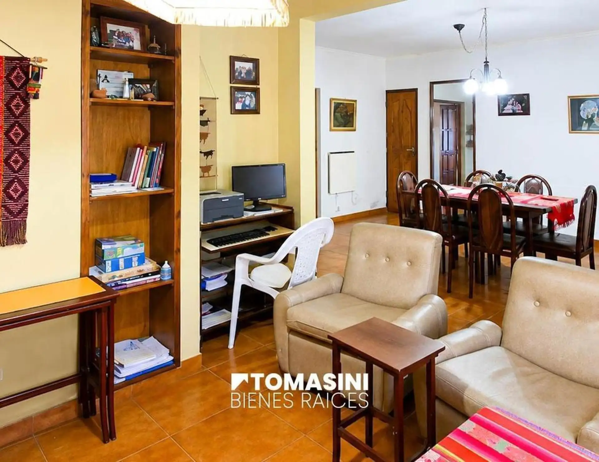 Casa 6 ambientes con garage y parque