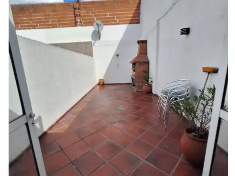 Depto Tipo Casa 4 ambientes con 2 baños