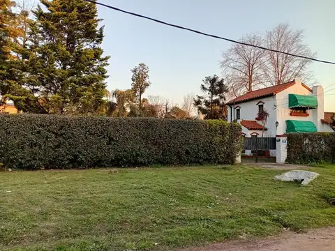 QUINTA CON PILETA Y QUINCHO EN VENTA EN LA REJA