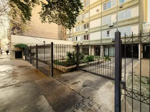 Departamento en venta barrio centro 2 dormitorios luminoso sin balcon piso 10 categoría