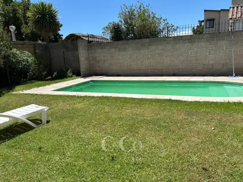 Casa en Venta con 1 cochera