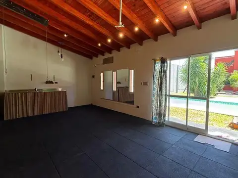 Casa 5 ambientes con 3 baños