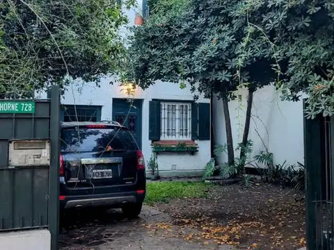 HERMOSO CHALET EN JOSE MARMOL-PERMUTA MENOR VALOR 
