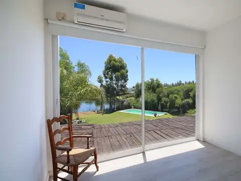 Casa 7 ambientes con 4 baños