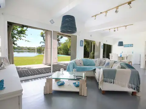 Casa en Venta al Oeste