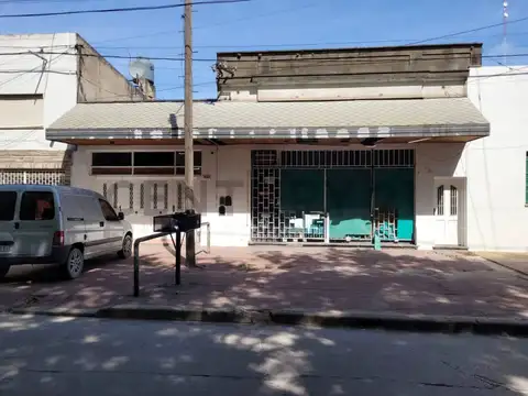 San Martin , calle 27 y de los inmigrantes Verónica CASA + DOS LOCALES A LA VENTA EN VERONICA