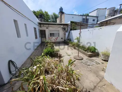 San Martin , calle 27 y de los inmigrantes Verónica CASA + DOS LOCALES A LA VENTA EN VERONICA