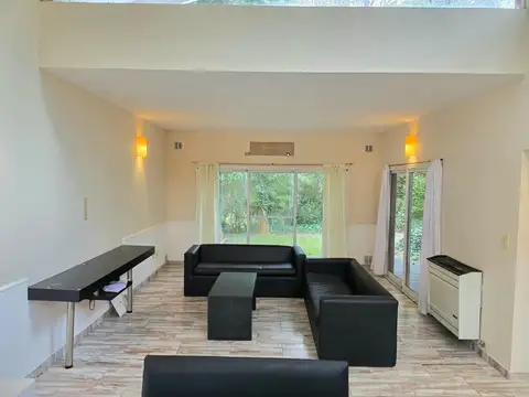 Casa en Venta en Carilo, USD 235.000