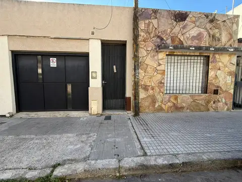 Venta Casa Echesortu Rosario - Interna Unica A TERMINAR - Dos dormitorios Amplio Jardin - No PH