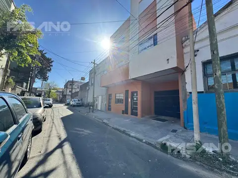 2 AMBIENTES FRENTE- 49M2- A 50 METROS DE RIVADAVIA- CIUDADELA SUR. APTO PROFESIONAL.