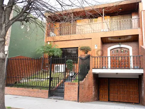 VENTA CASA 4 AMBIENTES + DEPENDENCIA LOTE PROPIO EN VILLA DEVOTO