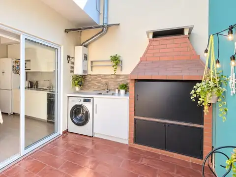 CASA 4 AMBIENTES EN VENTA MATADEROS CON COCHERA