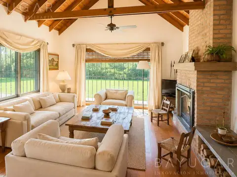Casa Venta - Barrio La Retama, Manzanares - Pilar - Estilo Campo