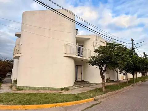 monseñor Damico 200