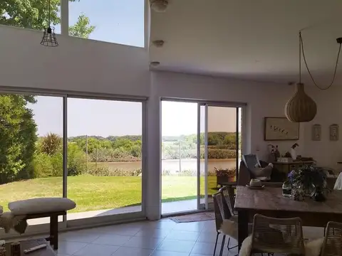 Casa 6 ambientes con 3 baños