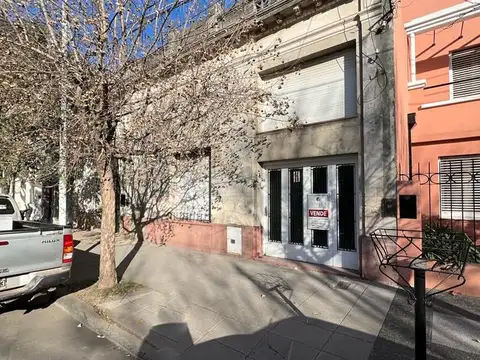 CASA CENTRICA - LOBOS 