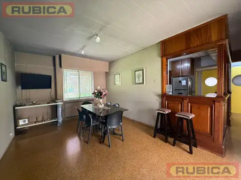 Casa 7 ambientes con 3 baños