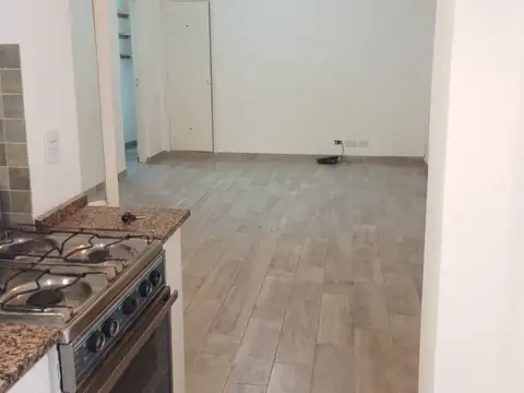 Cochabamba 200, Piso 1