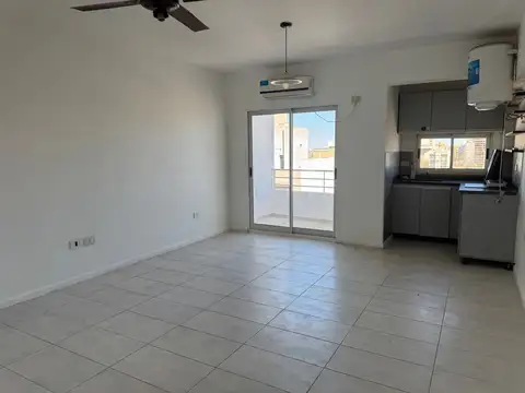 VENTA DPTO MONOAMBIENTE EN CASEROS CENTRO