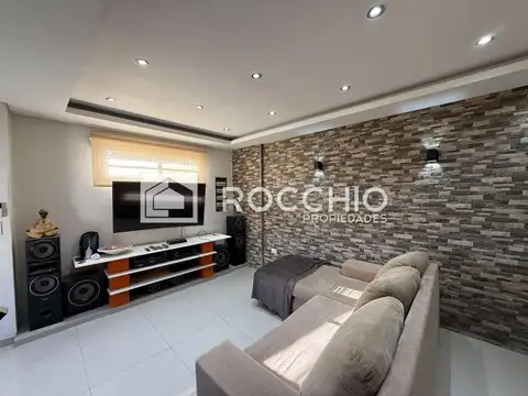 Depto Tipo Casa 3 ambientes con 2 baños