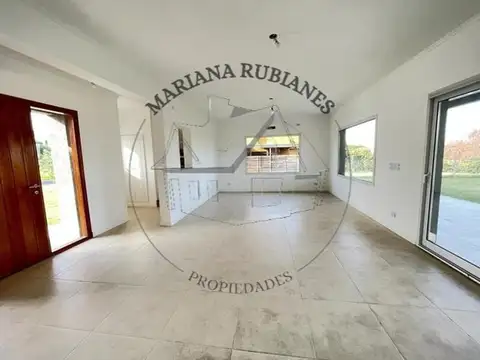 Casa 5 ambientes con 3 baños