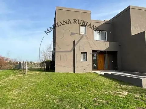 Casa en Venta en El Cantón - Barrio Islas, USD 240.000