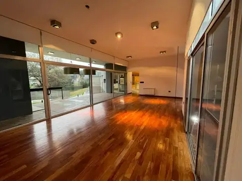 Casa en Alquiler en La Rufina, USD 3.000