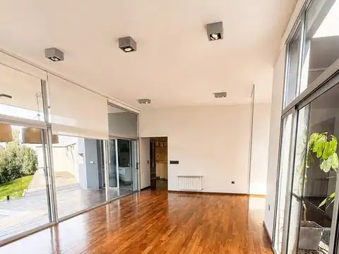 Casa en Alquiler de 3 dormitorios