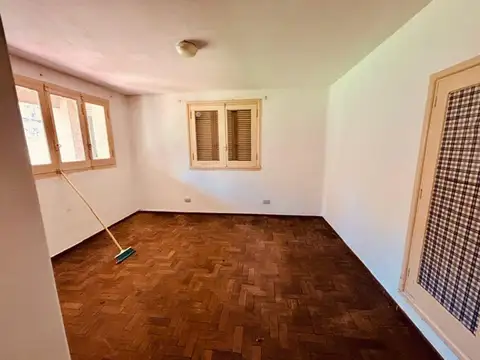 CASA EN VENTA EN FISHERTON 5 DORMITORIOS