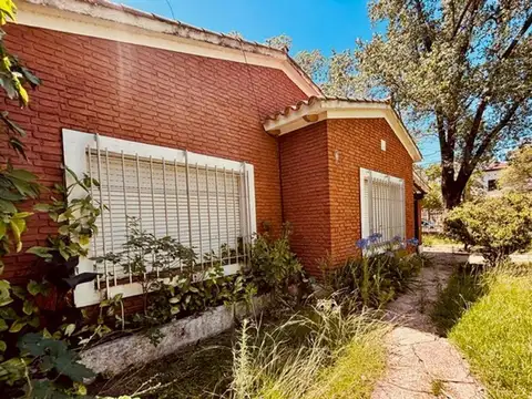CASA EN VENTA EN FISHERTON 5 DORMITORIOS