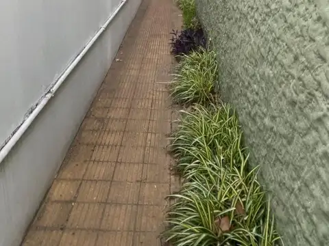 PH 3 AMBIENTES CON AMPLIO PATIO Y LAVADERO