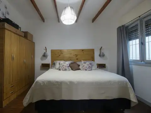 Casa 10 ambientes con 4 baños