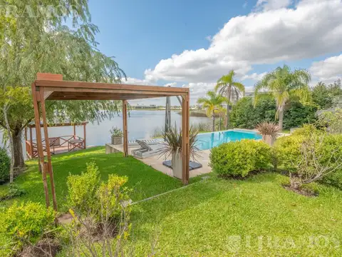 Casa AL LAGO en venta - Barrio Marinas  Puertos/ Escobar