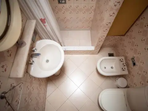 Casa 3 ambientes con 2 baños