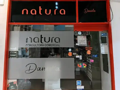 Venta local comercial 25 en "galeria la favorita"