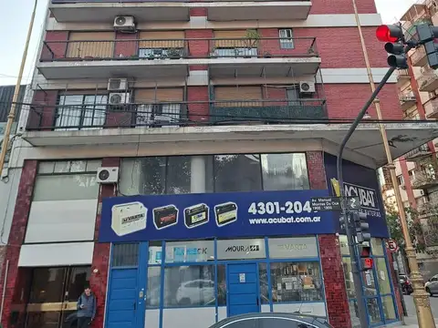Departamento en Venta 3 ambientes en Av. Montes de Oca. Barracas, CABA.