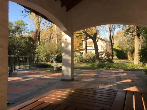 CASA EN ALQUILER CON OPCIÓN A VENTA - BARRIO EL NACIONAL