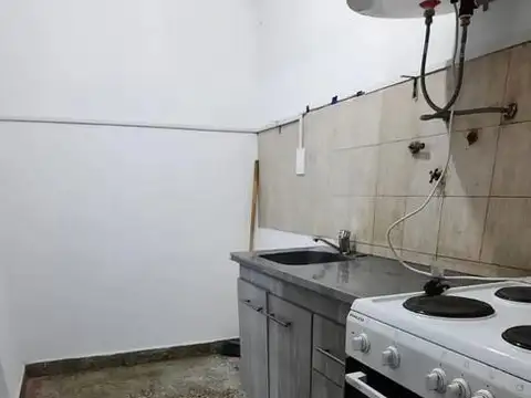 FLORESTA. YERBAL 3836 DTO.2 AMBIENES CON COCINA SEPARADA LAV