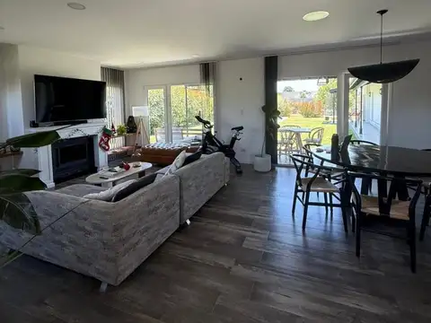 Casa en Alquiler de 3 dormitorios